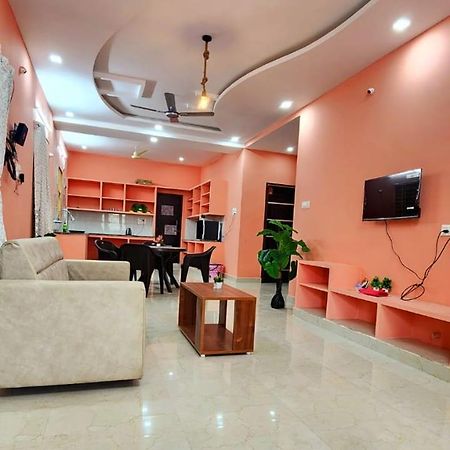 Ruhithahomestay- Ac Rooms-Free Wifi- Android Tv - Near To Alipiri- Door Service Tirupati Kültér fotó