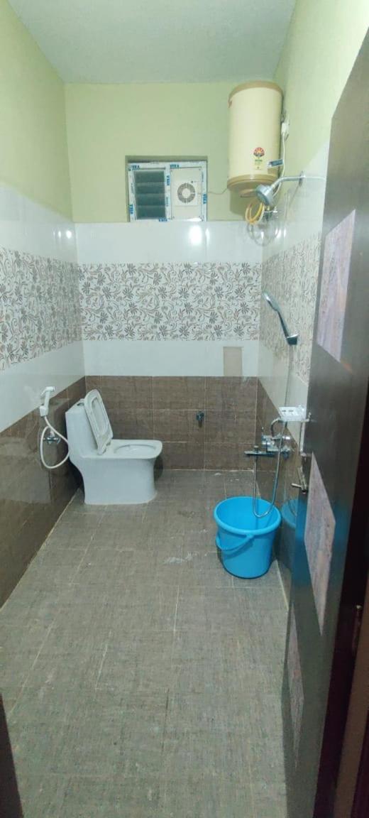 Ruhithahomestay- Ac Rooms-Free Wifi- Android Tv - Near To Alipiri- Door Service Tirupati Kültér fotó